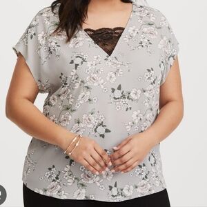 Torrid Romantic NWT Gray Black Georgette Lace Inset Floral Blouse Size 0